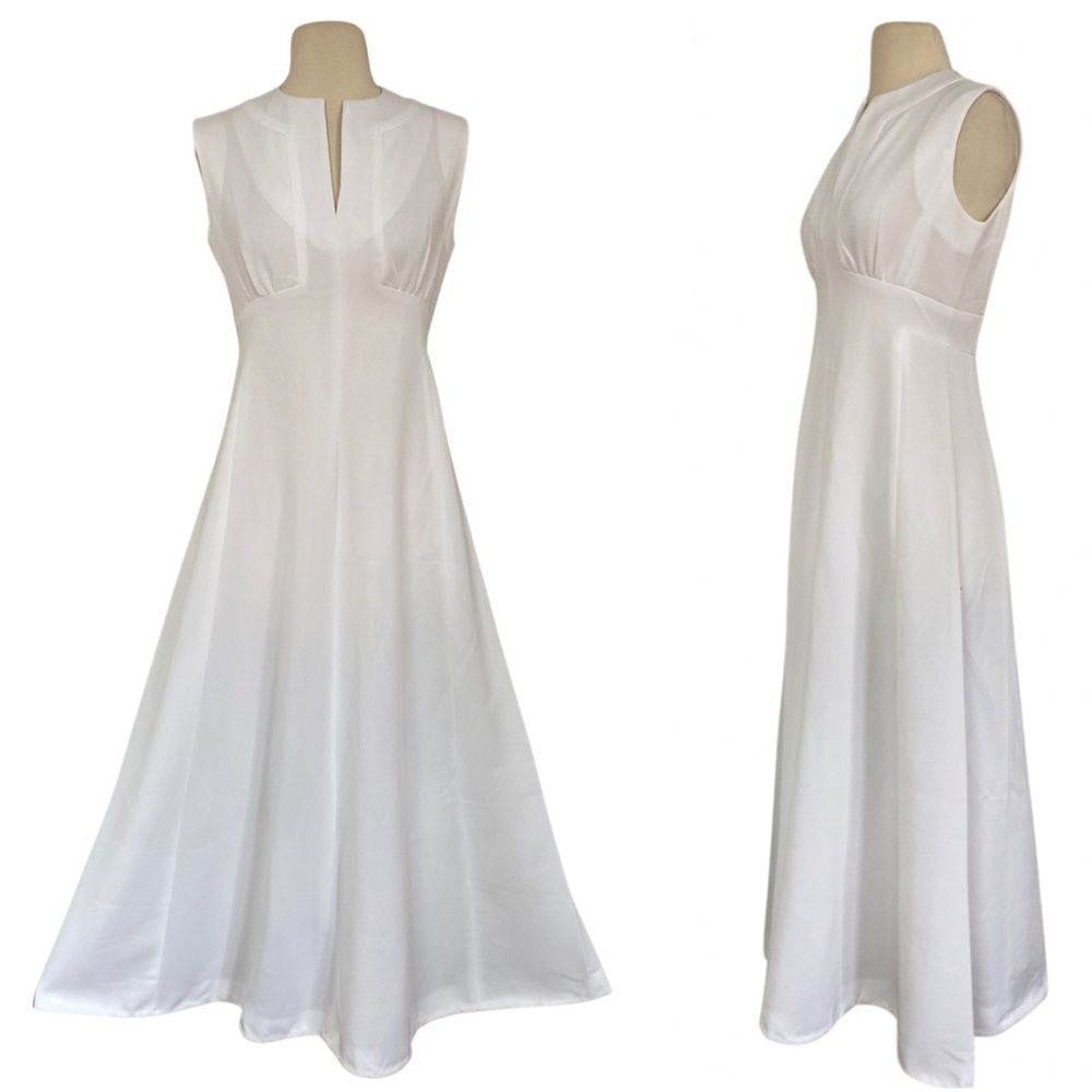 Mod Vintage 60s / 70s Split Neck Sleeveless White Bridal Wedding Gown